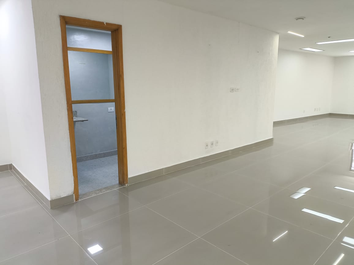 Sala Comercial à Venda no Centro do RJ – Andar Inteiro